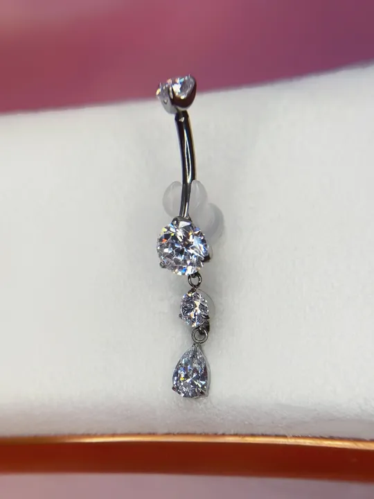 Navel Lux com pingente