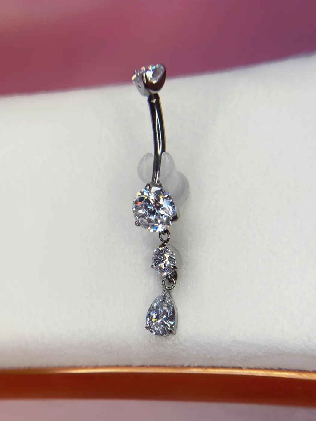 Navel Lux com pingente
